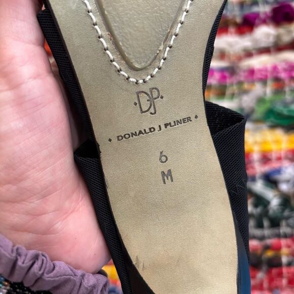 DONALD J PLINER Black Women's Sandals heel stretch comfort classic & elegant 6M - Picture 2 of 7